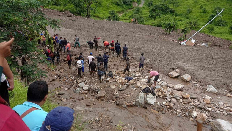 गोरखाको पहिरोमा बेपत्ता ३ जनाको शव भेटियो, २ जना अझै बेपत्ता