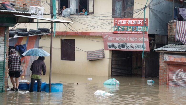 एक हप्ताभित्रै दुई पटक बाढी, खोला किनारमा सधैं डर