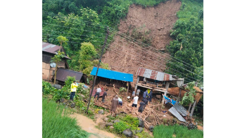 अर्घाखाँचीमा पहिरोले गोठ पुरिंदा एक जनाको मृत्यु भएको छ ।