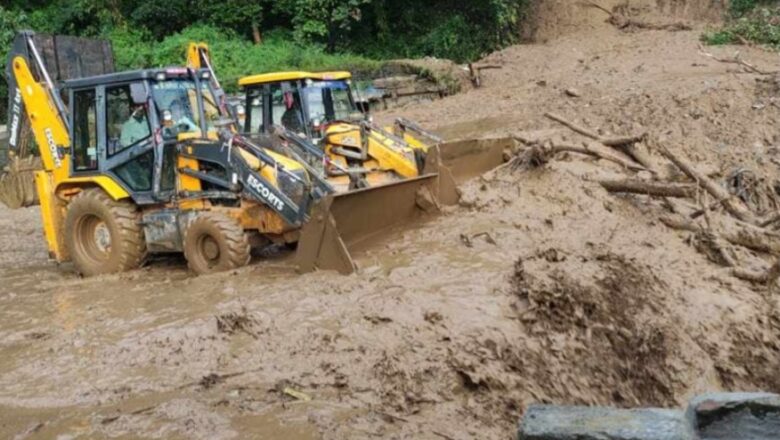 बुटवलबाट काठमाडौं हिडेको विङ्गर पहिरोमा पुरिदा १४ जनाको ज्यान गयो