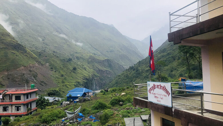 स्थानीय तहले मनास्लु पदयात्रामा जाने पर्यटकसँग १००० शुल्क लिने