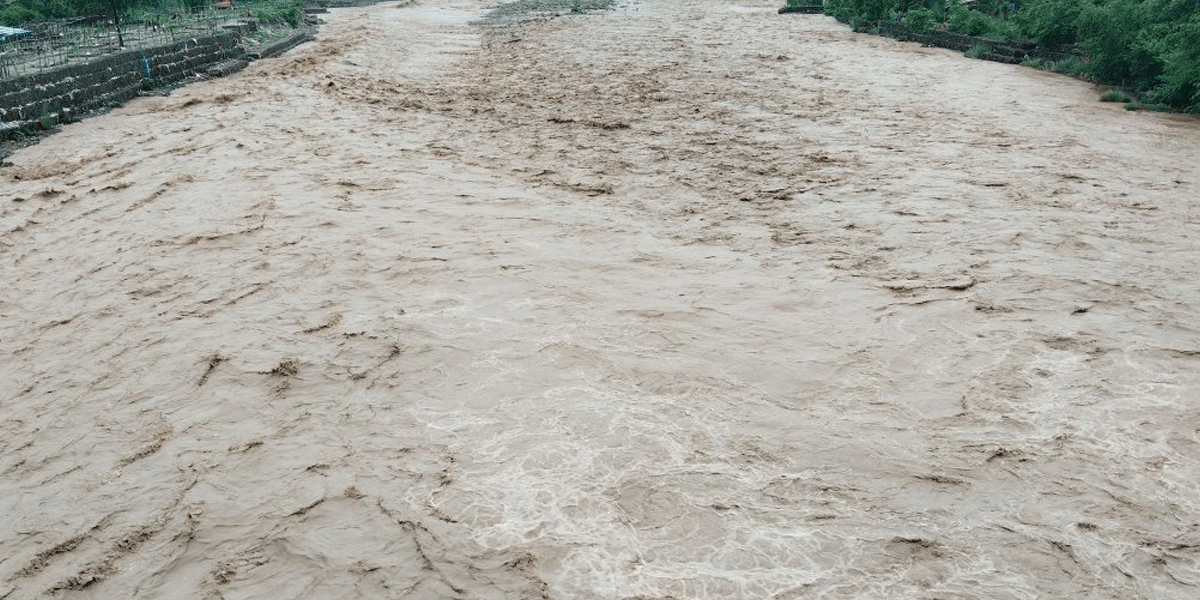 आइतबार यी नदीमा आकस्मिक बाढीको जोखिम उच्च