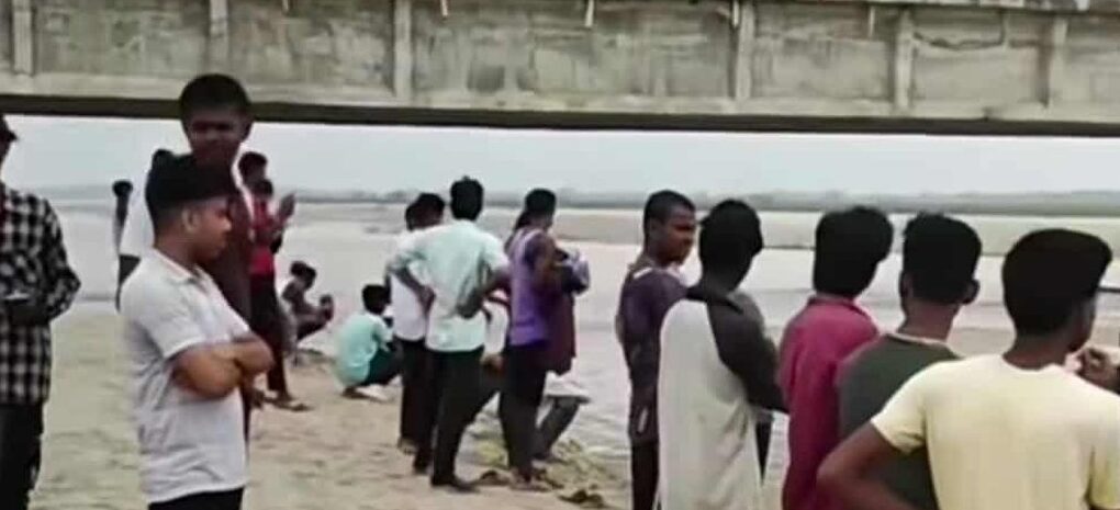 बलान नदीमा नुहाउने क्रममा १४ वर्षीय बालक बेपत्ता