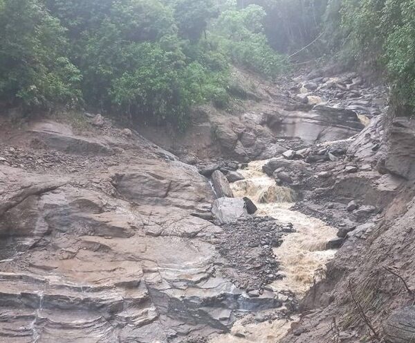 लप्से खोलामा पहिरो खस्दा दिक्तेल–चखेवा सडक…