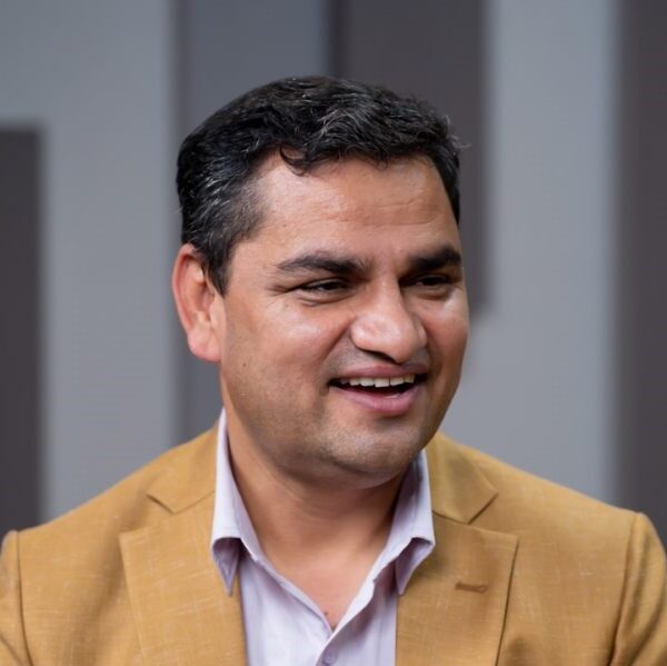 प्रदीप पौडेलको प्रश्न– तेलको अन्तर्राष्ट्रिय मूल्य ३० प्रतिशत घट्दा पनि नेपालमा किन महँगो ?