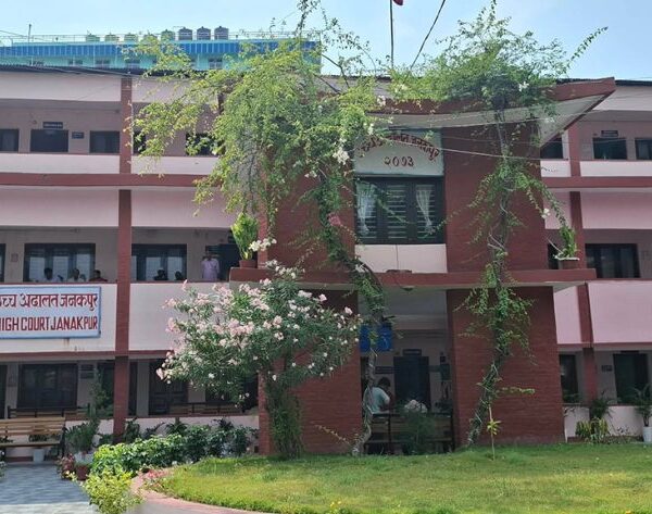 अतिरिक्त शुल्क लिने सामुदायिक विद्यालयका नाममा कारणदेखाउ आदेश