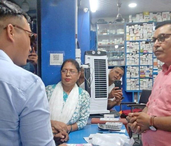 फार्मेसी सञ्चालकलाई गृहमन्त्रीले सोधे, ‘भाडा कसलाई तिर्नुहुन्छ ?’