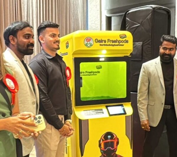 नेपालमै पहिलोपटक हेल्मेट स्यानिटाइजिङ मेसिन सार्वजनिक, ५ मिनेटमै हेल्मेट सफा र सुगन्धित