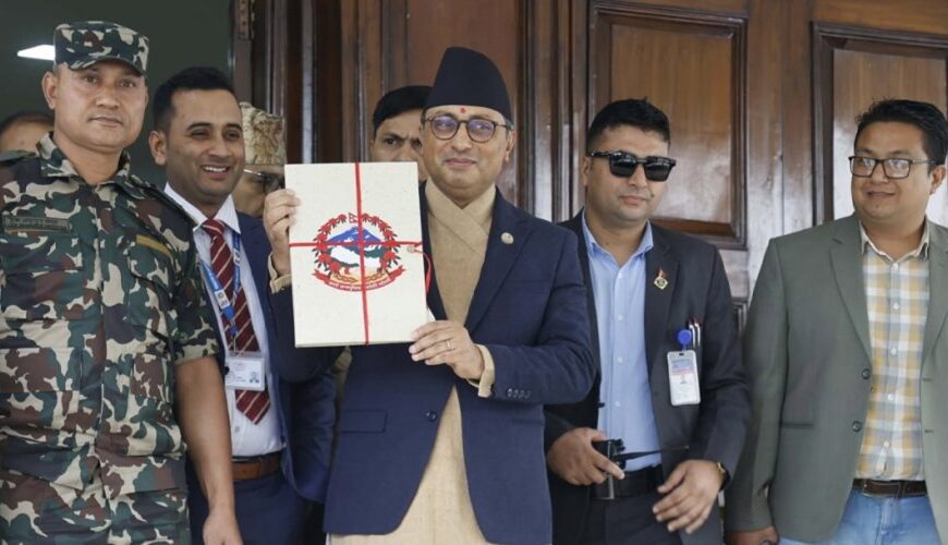 आर्थिक वर्षको पहिलो महिना : समग्र बजेट खर्च घट्यो, पूँजीगत खर्चमा सामान्य सुधार